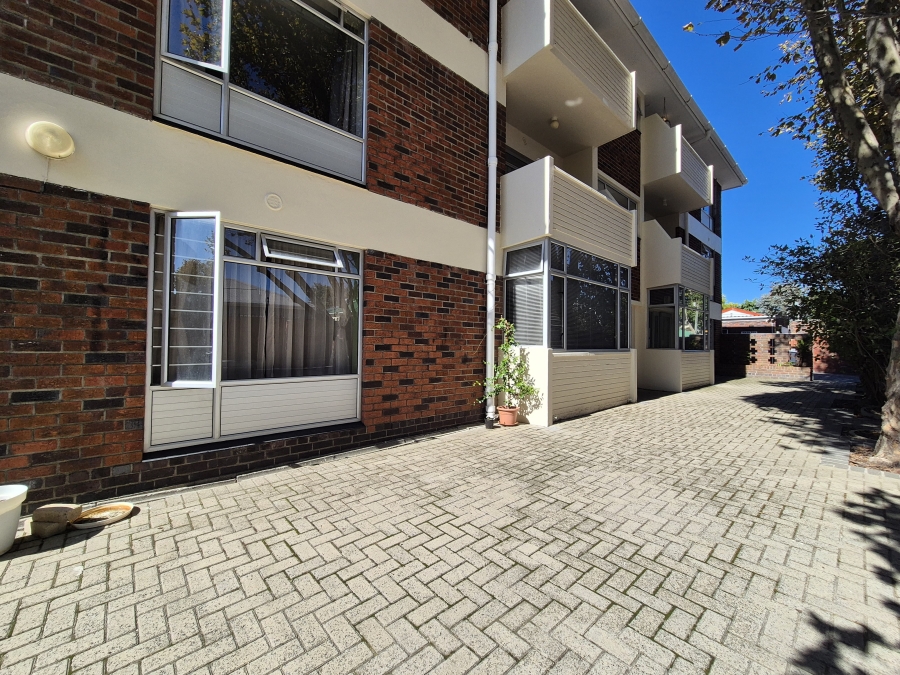 2 Bedroom Property for Sale in Harfield Village Western Cape